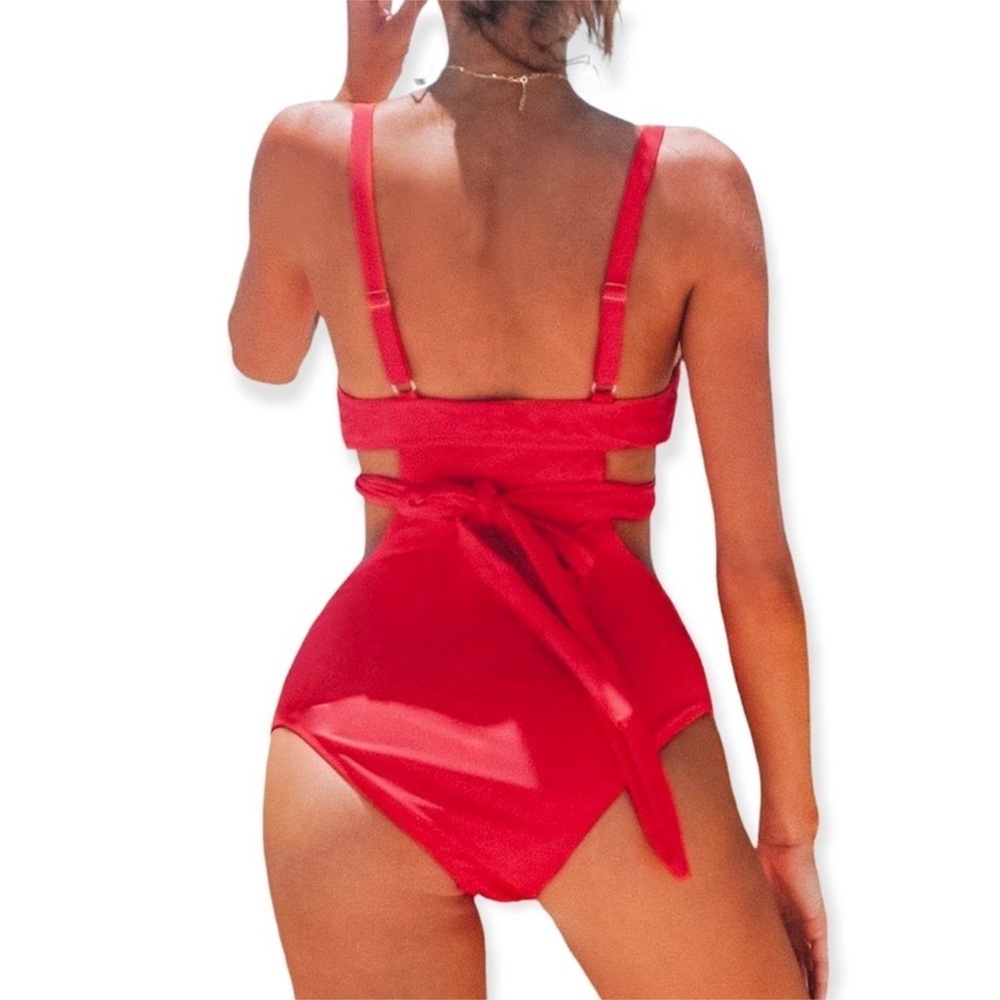 Mix and match 3 for $20 Cupshe Red Cutout One Piece Bikini NWT size medium - Picture 3 of 9